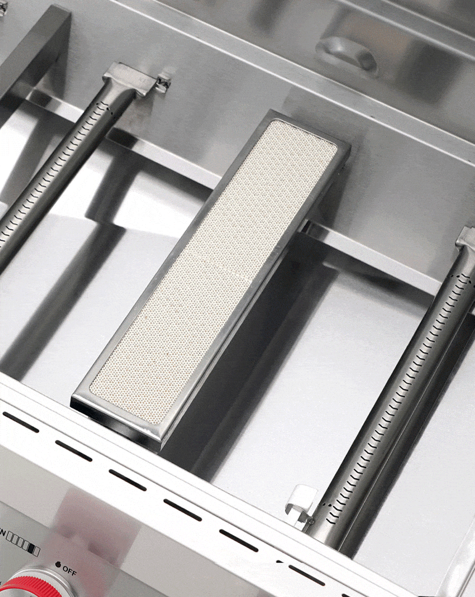 6 Burners | Liquid Propane Gas, The Denali 605Pro grill pioneers a new realm of grilling.