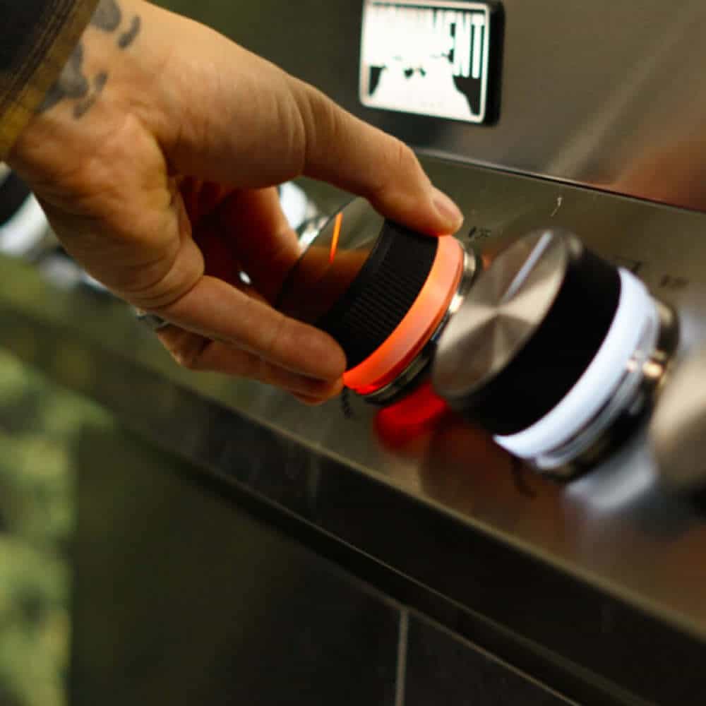 Denali 605 | Stainless Smart Tech Natural/Propane Gas Grill - Monument GrillsDenali 605