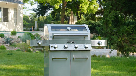 Monument Grills 4-Burner vs 6-Burner Propane Gas Grill: Which Is Better for Your Backyard?