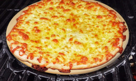 Cheesy Garlic Pizza - Monument Grills