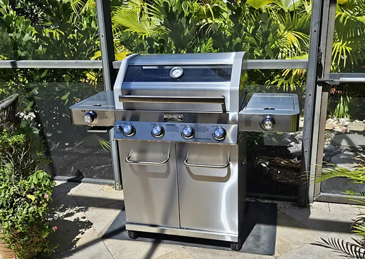 Easy assembly and solid construction