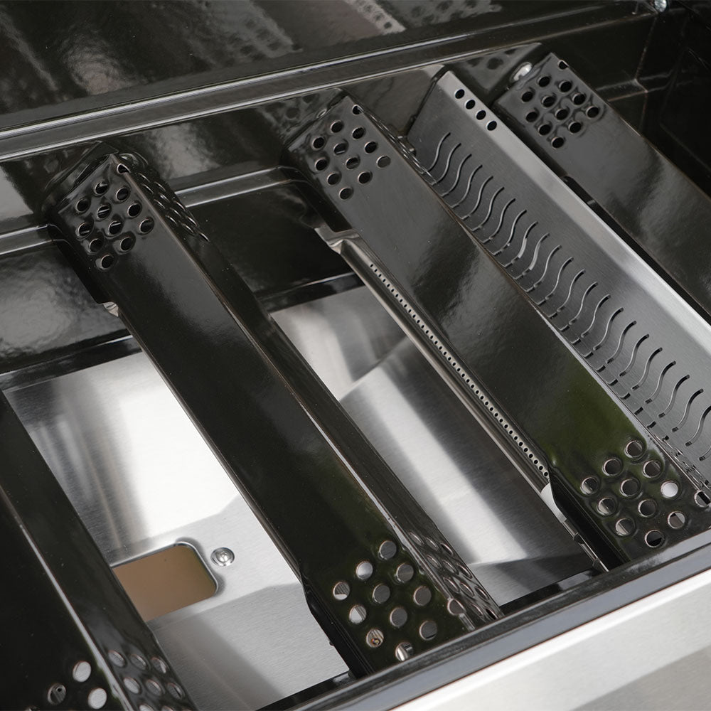 Mesa 415BZNG | Stainless Natural Gas Grill interior with burners for optimal heat distribution.